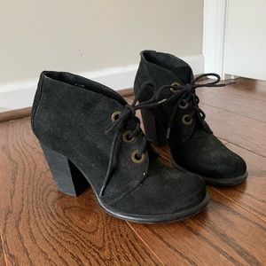 Black heels booties